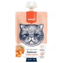 Лакомство Wanpy Cat мясной мусс из лосося и курицы с морковью, 90 г